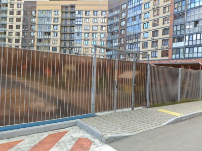 Готовые объекты - Ограждения из сотового поликарбоната