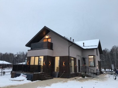 Готовые объекты - Балконные ограждения в загородном доме